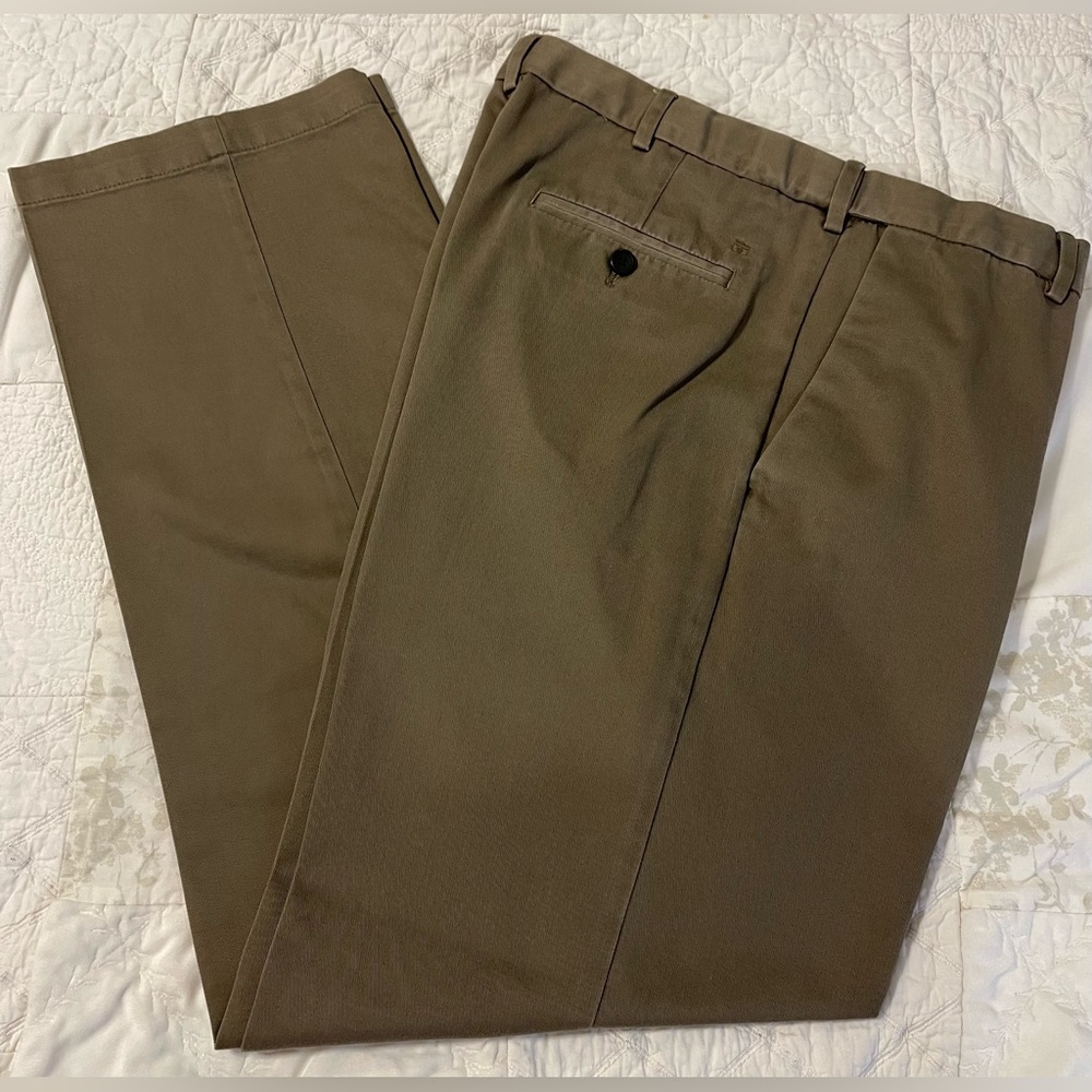Men’s Hagger Flat Front Khaki Pant Olive Size 34 X 32 Worn